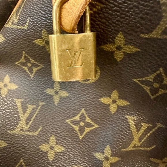 Louis Vuitton Monogram Canvas Speedy 30 - Picture 13 of 15